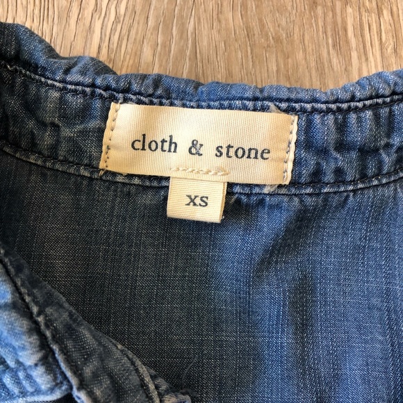CLOTH & STONE Chambray Half Button Down Popover Top - Size XS - Picture 5 of 9